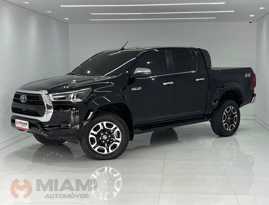 TOYOTA HILUX 2.8 D-4D TURBO DIESEL CD SRX 4X4 AUTOMÁTICO